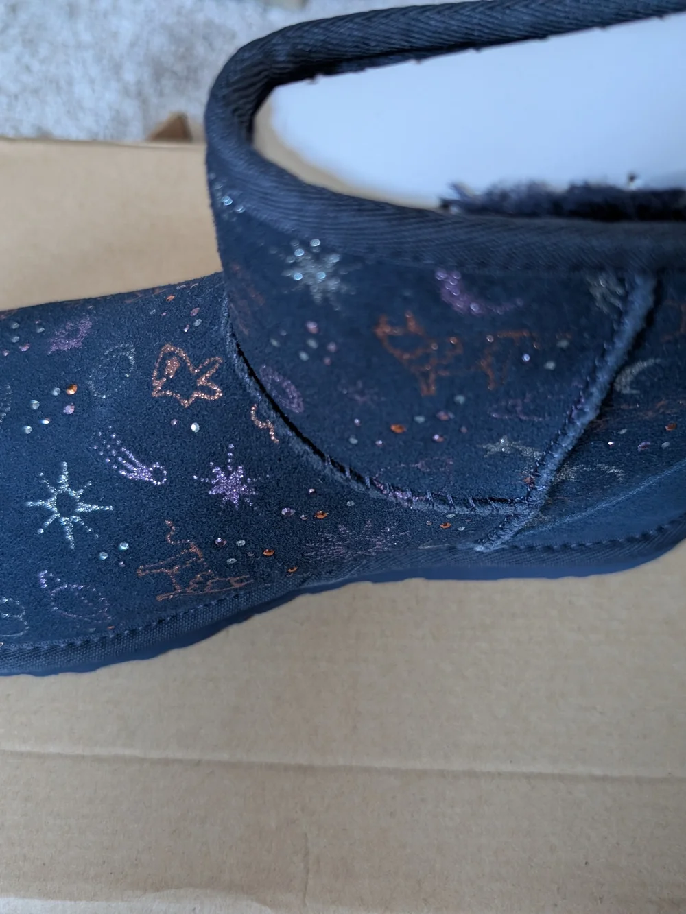 New!! UGG W Classic Zodiac Mini Boots - Black with Multicolor Zodiac Print Sz 7